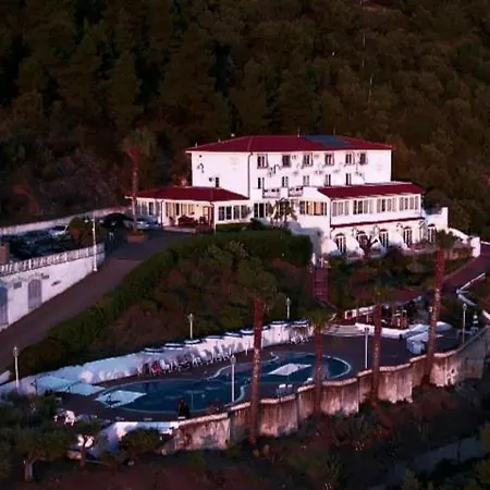 Hotel Club Residenza Del Golfo 4*