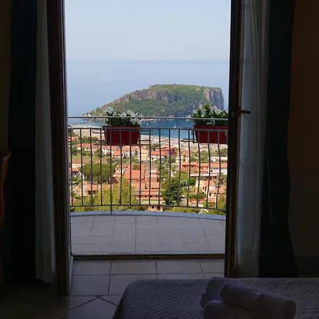 Club Residenza Del Golfo Hotel 4*