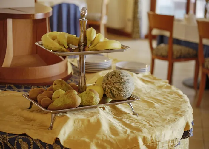 Club Residenza Del Golfo Hotel 4*