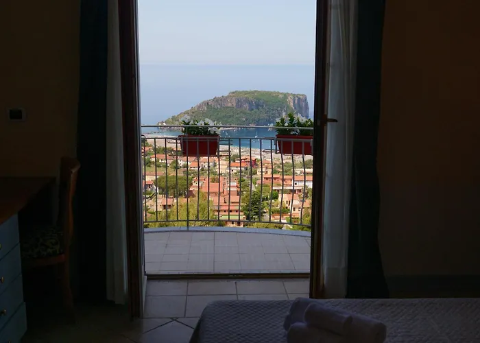 Club Residenza Del Golfo Hotel 4*